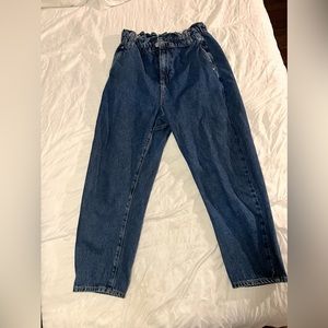 Very cute pair boyfriend/mom jeans from Zara